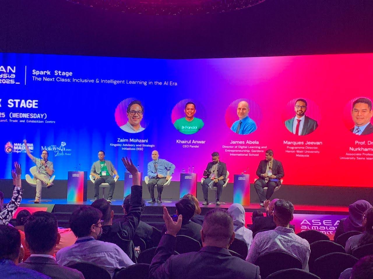 England’s Curriculum Review: A Global Model for AI and Computing in Education